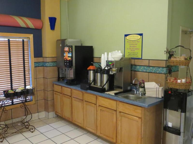 Super 8 By Wyndham Des Moines Hotel Luaran gambar